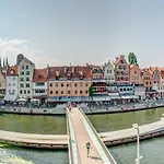 The Black Crane Apartmán