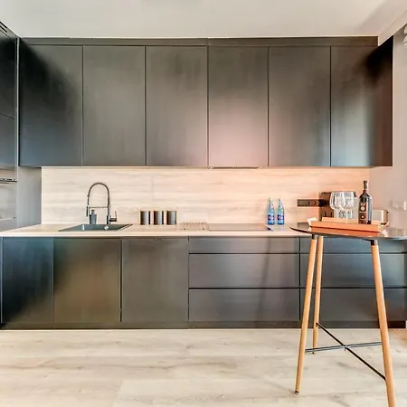 The Black Crane * 格但斯克