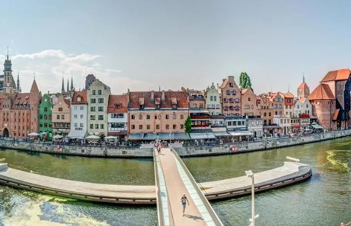 The Black Crane דירה