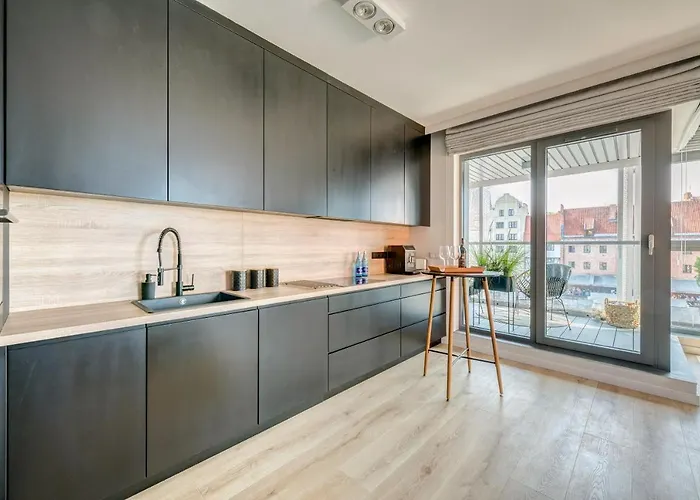 The Black Crane Apartman *