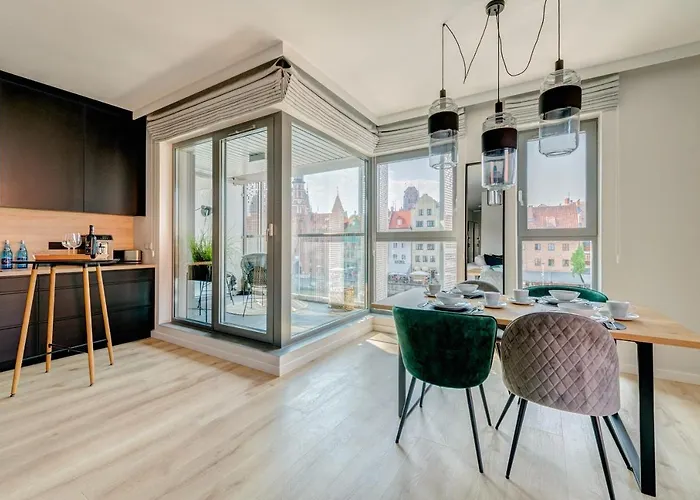 The Black Crane גדנסק