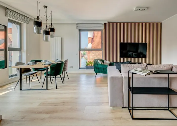 The Black Crane Apartman *